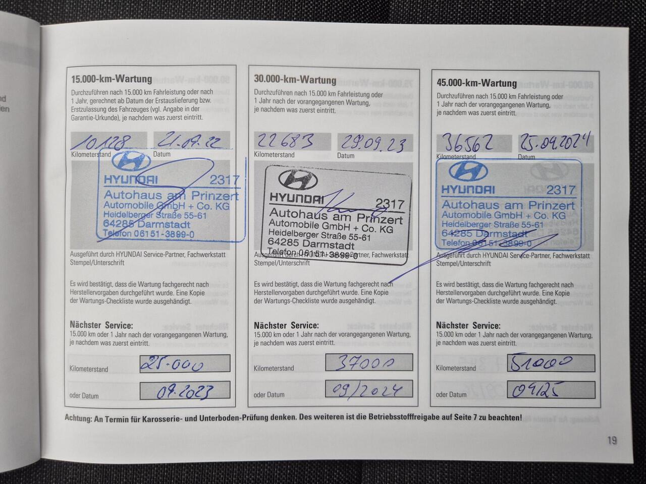 Hyundai Kona EV Comfort Smart 64 kWh Automaat / Accu SOH 98% / Dealer onderhouden / WLTP bereik 484 km bereik stad 660 km / Fabrieksgarantie tot 08-2026 / Stuur-, en Stoel verwarming / Achteruitrijcamera / Apple Carplay Android Auto / Warmtepomp /