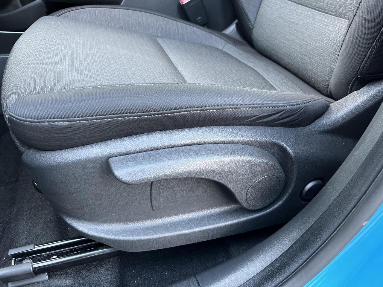 Hyundai Kona EV Fashion 64 kWh | Rijklaar | Navigatie | Grote accu |