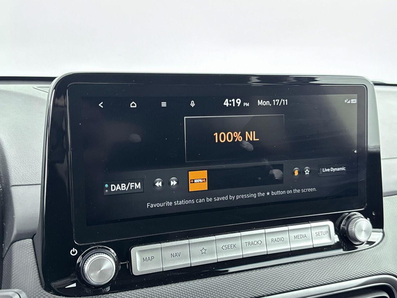 Hyundai Kona EV Fashion 64 kWh | Black line | Stoel verwarming| Navigatie | Apple Carplay Android Auto | Soh 97,2% |