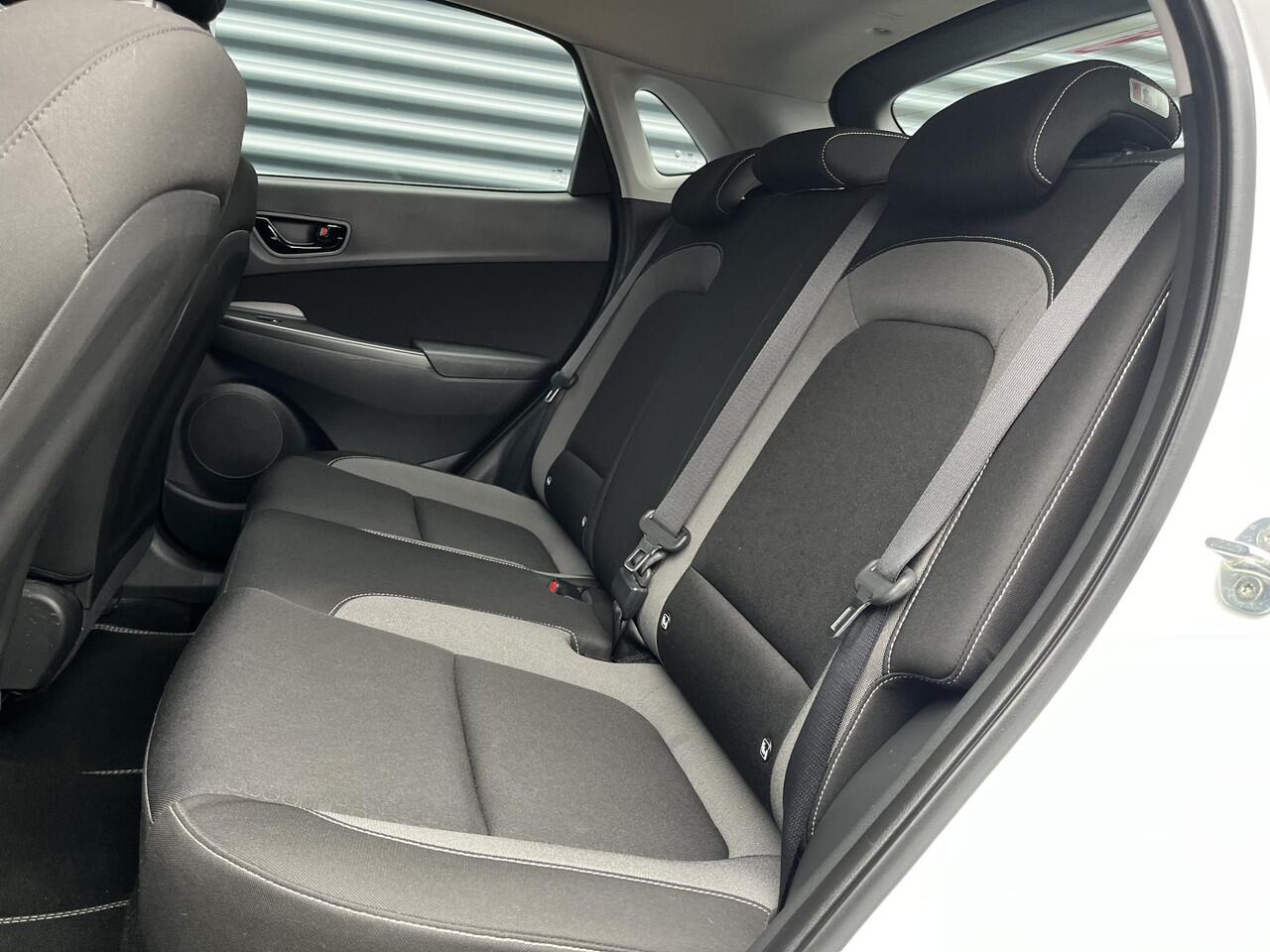 Hyundai Kona Comfort 1.6 GDI HEV 105pk AUTOMAAT | APPLE CARPLAY / ANDROID AUTO | CAMERA | 16'' BI-COLOR LM-VELGEN |