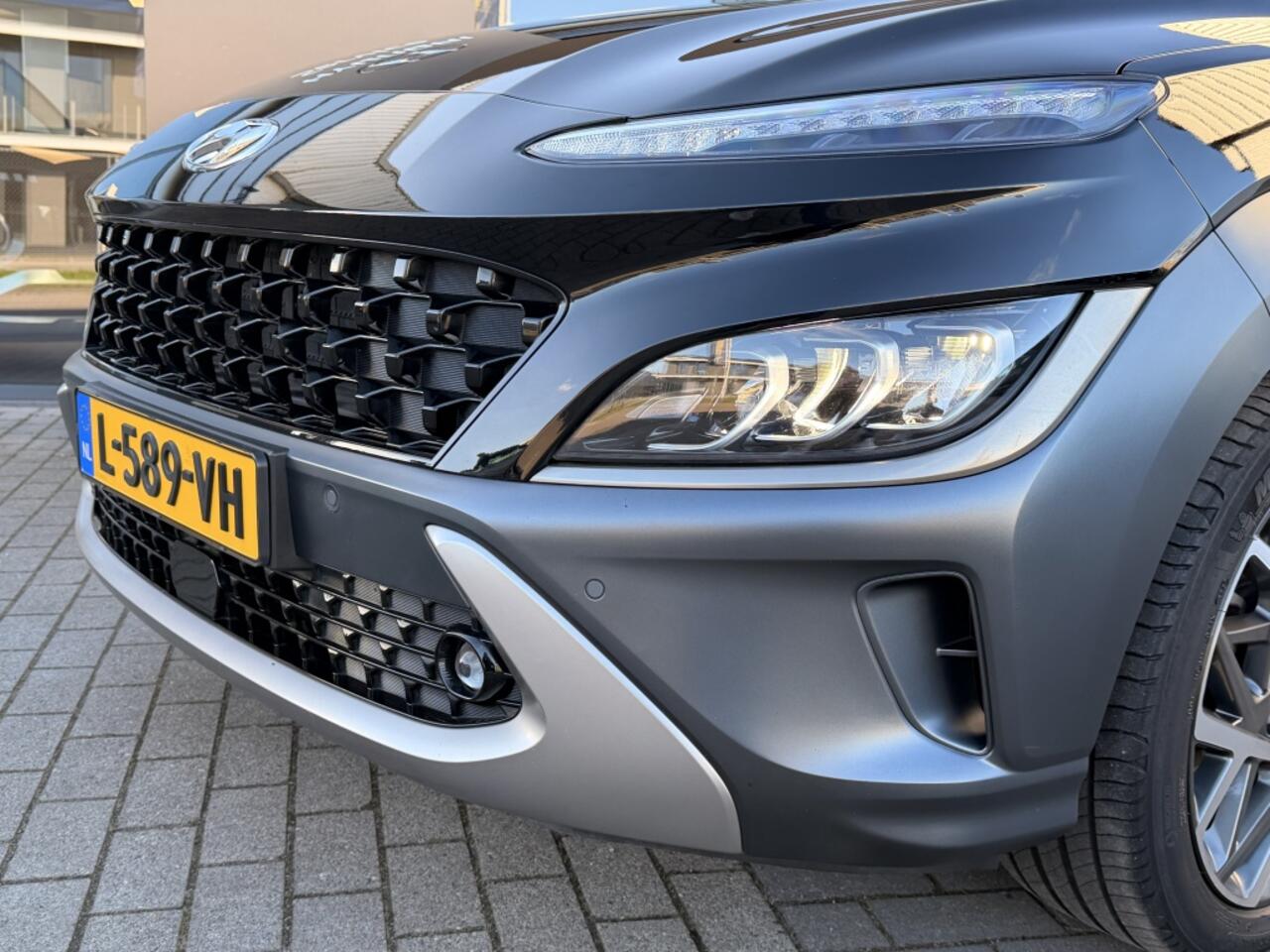 Hyundai Kona 1.6 GDI HEV Premium | Leder | Navigatie | Stoel verwarming | Com