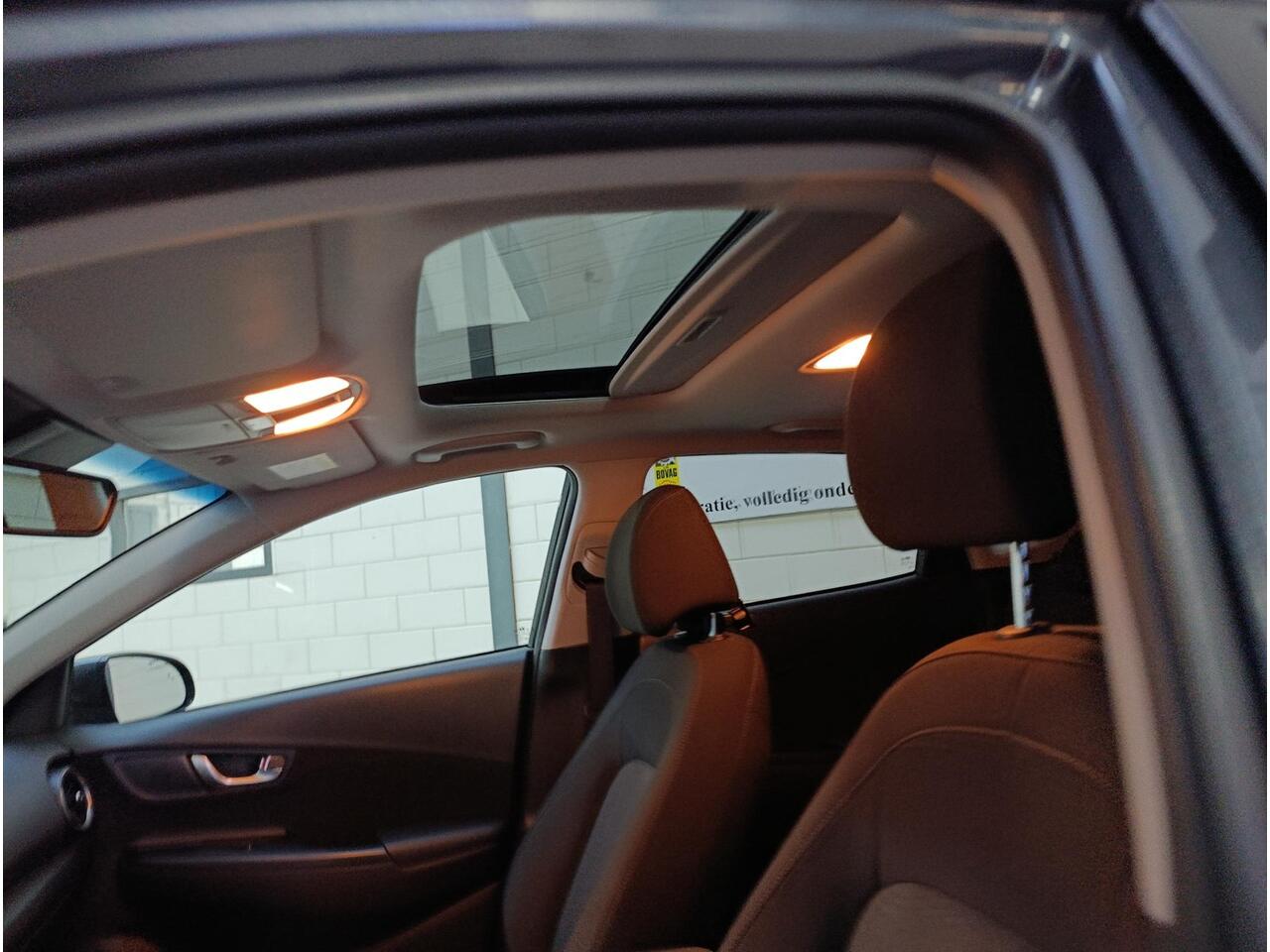 Hyundai Kona 1.6 GDI HEV Fashion Sky Schuifdak | Lmv | Automaat | Navi