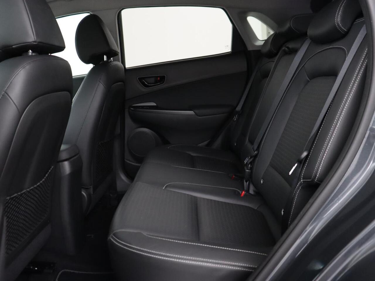 Hyundai Kona 1.6 GDI HEV Premium | Leder | Stoelventilatie | Adaptive cruise | Head-Up | Carplay | Camera | Achterbankverwarming | Navigatie | Keyless | Climate control