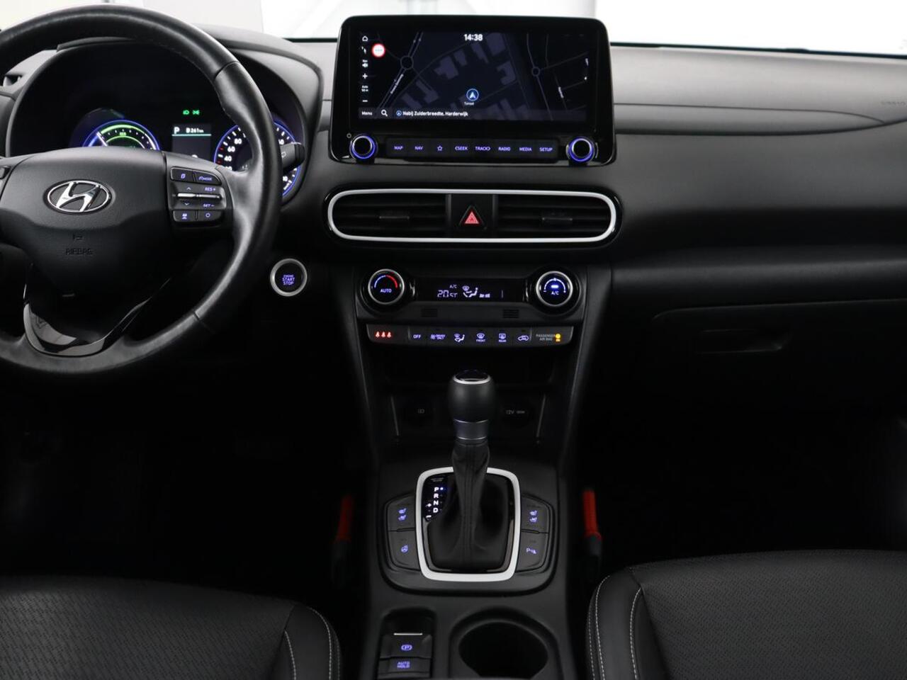 Hyundai Kona 1.6 GDI HEV Premium | Leder | Stoelventilatie | Adaptive cruise | Head-Up | Carplay | Camera | Achterbankverwarming | Navigatie | Keyless | Climate control