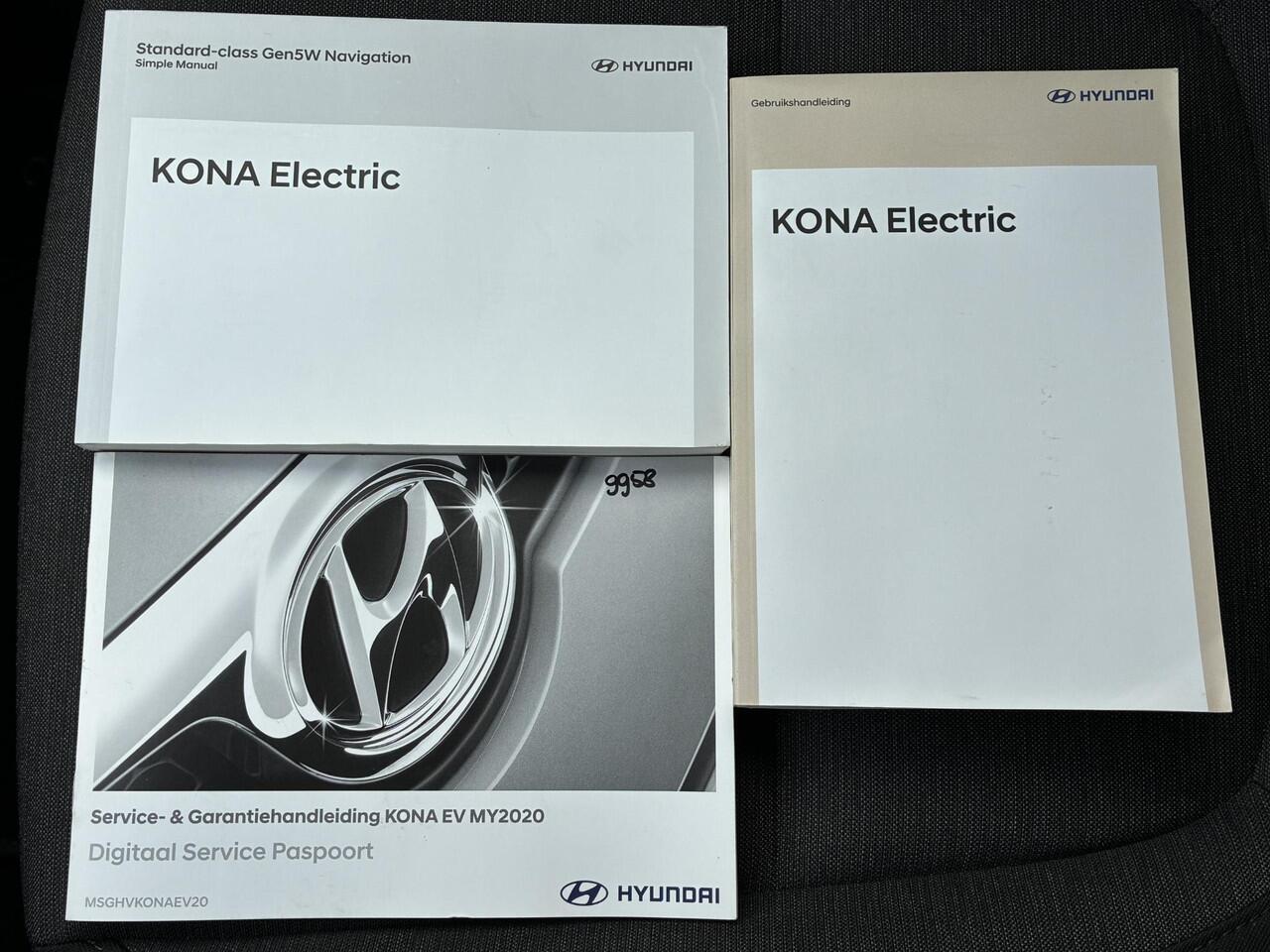 Hyundai Kona EV Fashion 64 kWh / SOH 100% / NL auto / Adaptieve Cruise Control / Achteruitrijcamera / Navigatie / Apple Carplay/Android Auto / KRELL audio / Head Up Display /