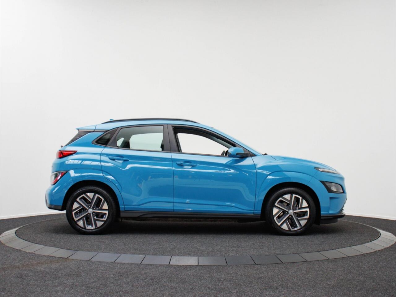 Hyundai Kona EV Comfort 64 kWh | Trekhaak | Warmtepomp | Navigatie