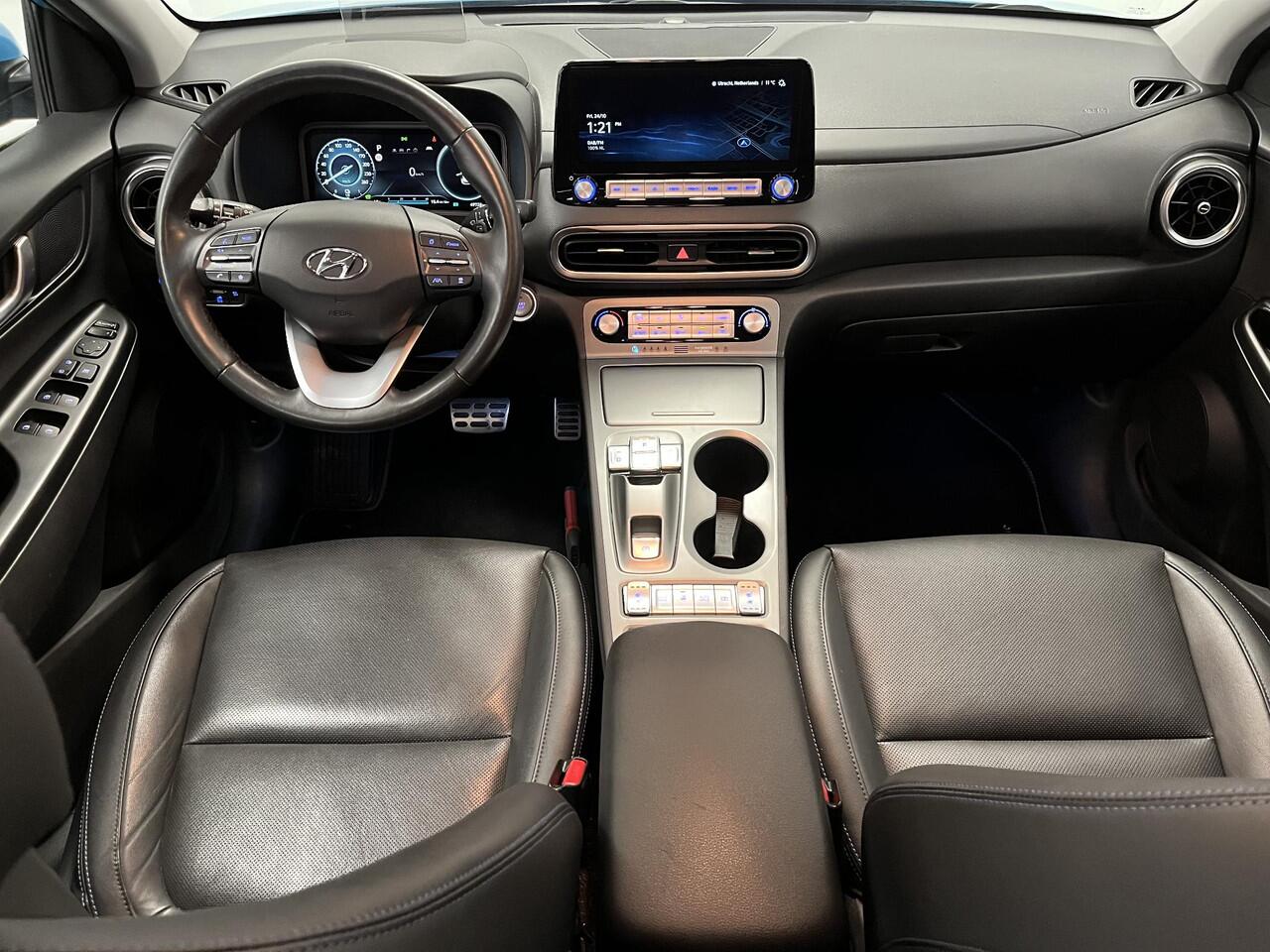 Hyundai Kona EV Premium 64 kWh | soH 97,6% | elektrische stoelen | dodehoek detectie | adaptive cruise control