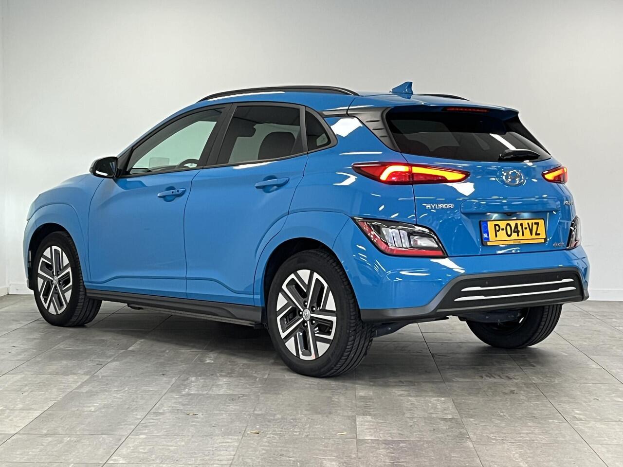 Hyundai Kona EV Premium 64 kWh | soH 97,6% | elektrische stoelen | dodehoek detectie | adaptive cruise control