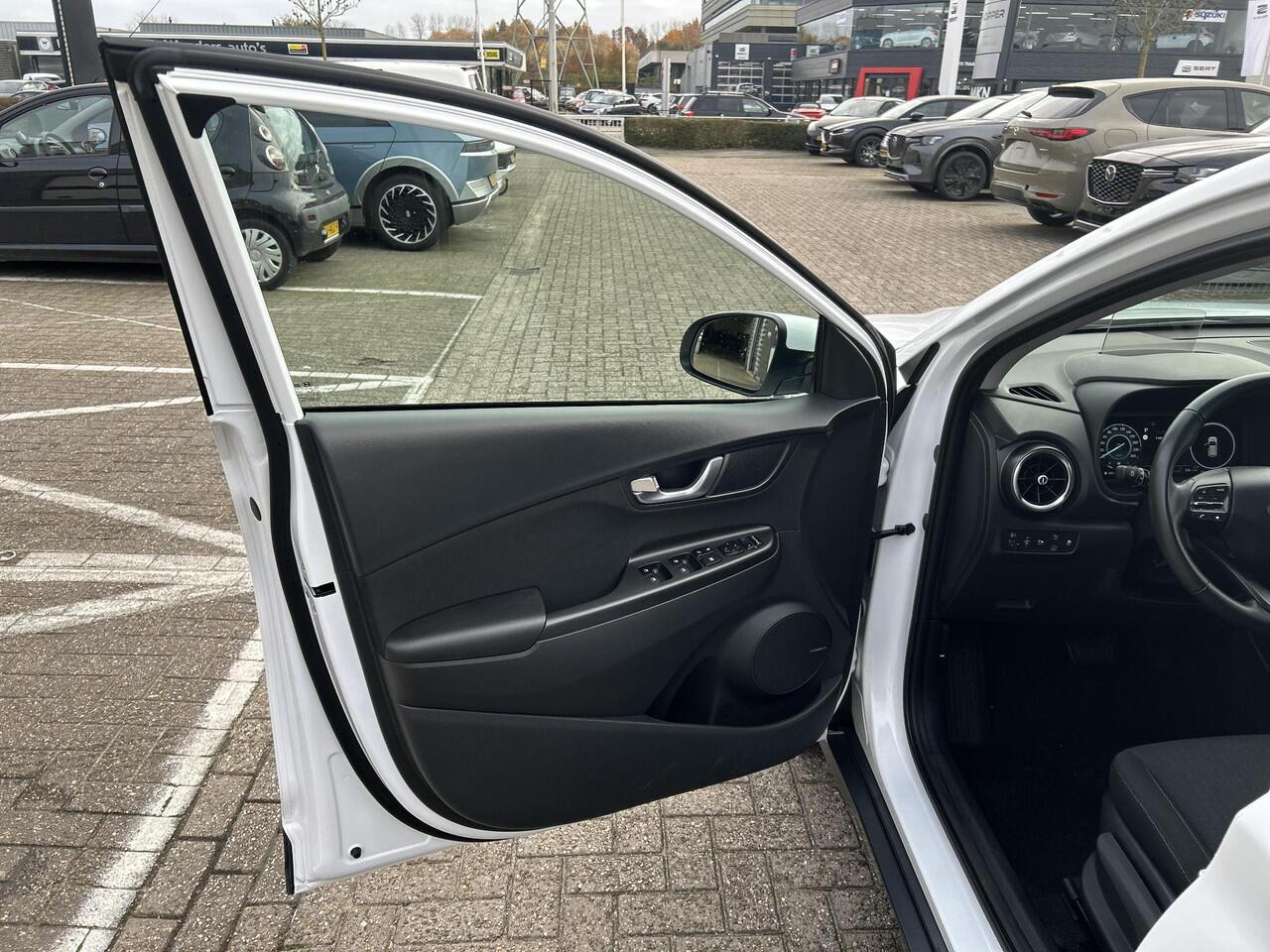 Hyundai Kona 1.6 GDI HEV Comfort | Navigatiesysteem | Achterruitrijcamera | Lichtmetalenvelgen | Parkeersensoren achter| Climate control | Cruisecontrol |