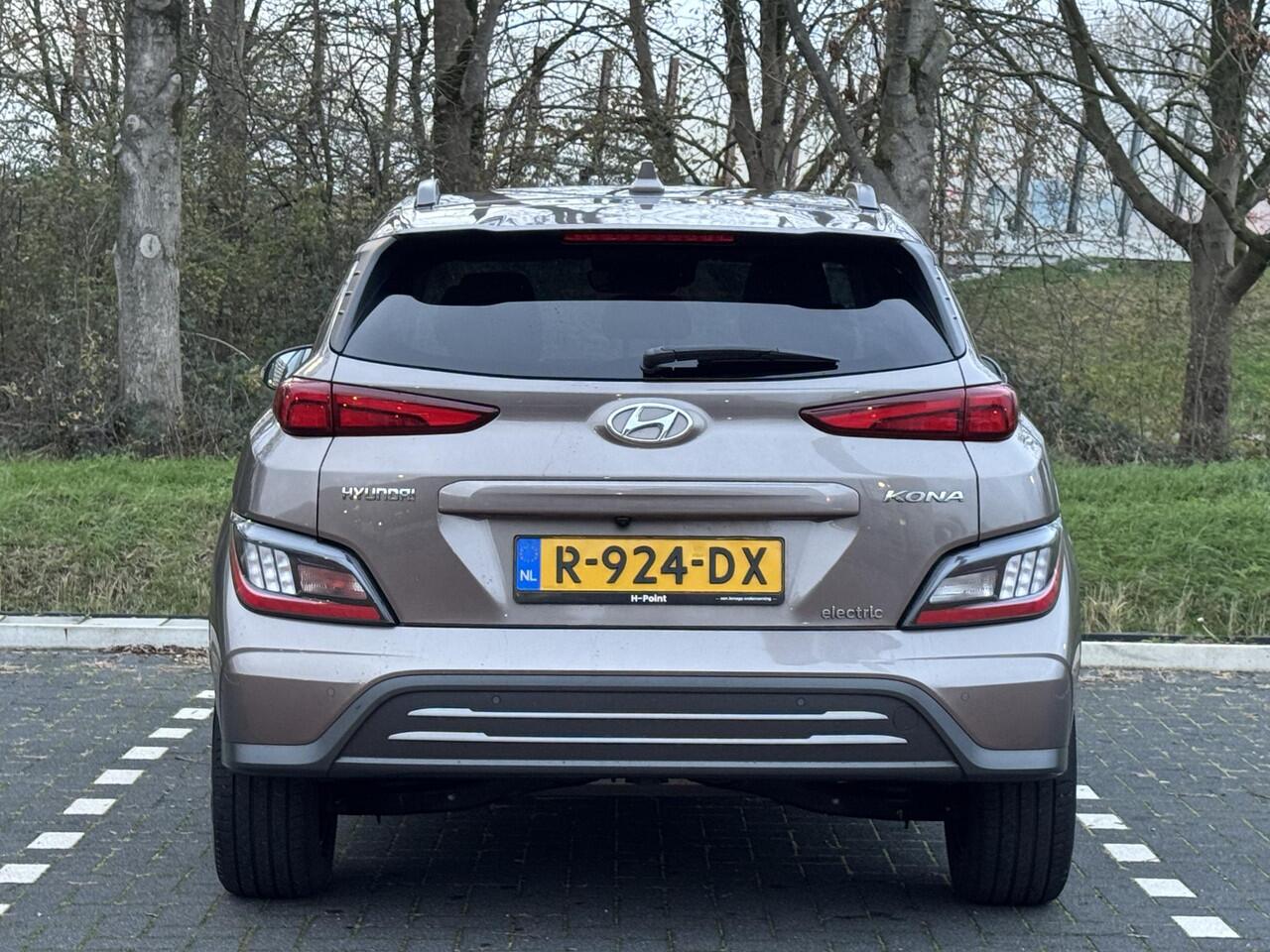 Hyundai Kona EV Fashion 64 kWh | 3-Fase OBC lader | Adaptieve cruisecontrol | Grootscherm Navigatie | Achteruitrijcamera | Apple Carplay & Android Auto | Head-up display |