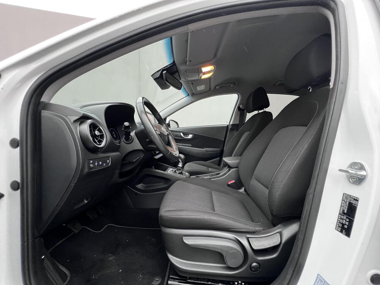 Hyundai Kona 1.0 T-GDI Fashion / Fabrieksgarantie tot 08-2027 / Navigatie / Stuur- en stoelverwarming / Apple Carplay Android / Climate control / 17" LM wielen /