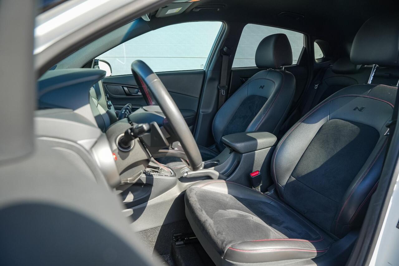 Hyundai Kona 1.6 T-GDI N-Line Camera Stoelvent. Stuurverw DAB+ Navigatie Keyless 200pk! N Line