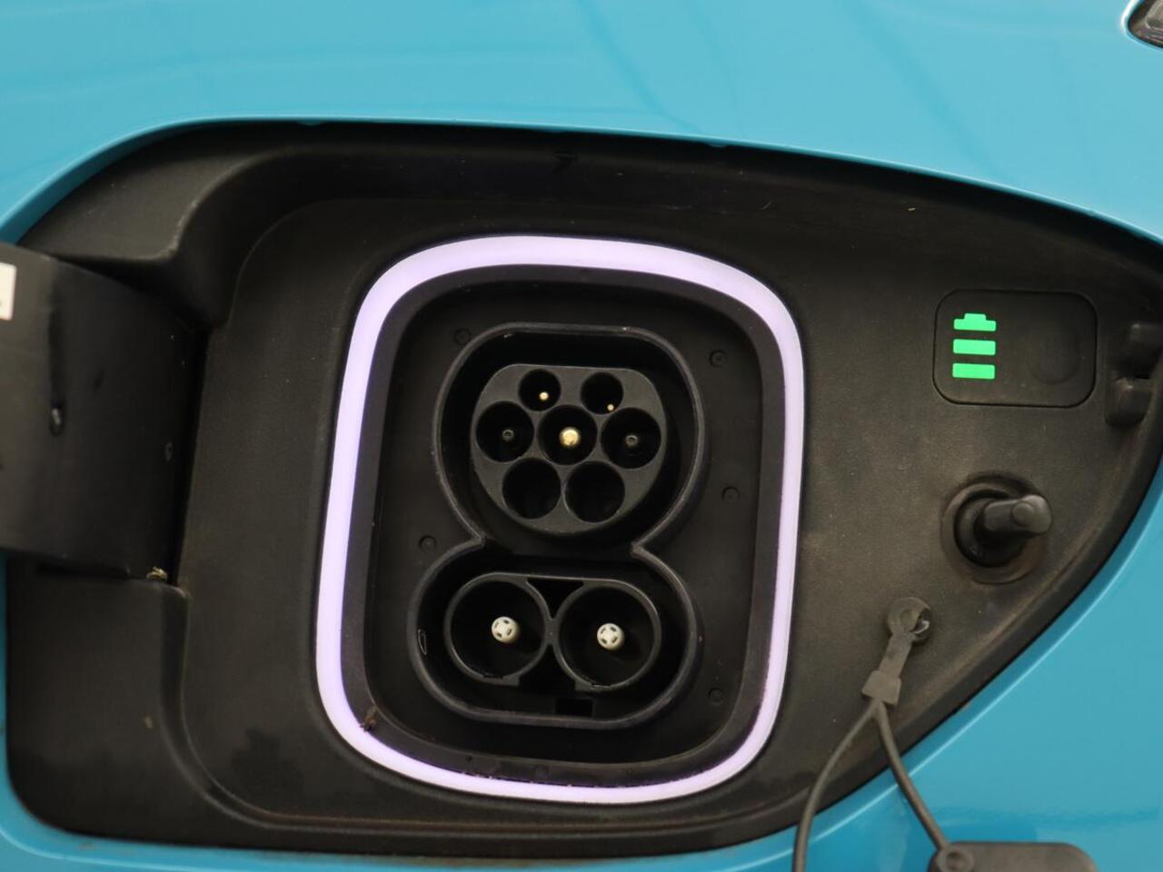 Hyundai Kona EV Comfort 39 kWh | Adaptive cruise | Camera | Carplay | Climate control | Digital Cockpit | Full LED