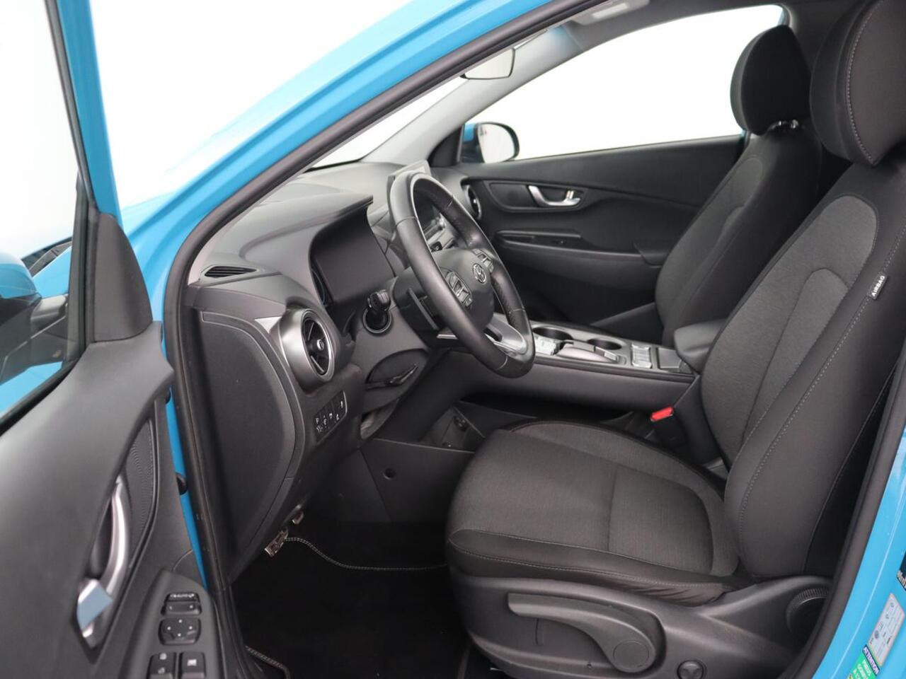 Hyundai Kona EV Comfort 39 kWh | Adaptive cruise | Camera | Carplay | Climate control | Digital Cockpit | Full LED