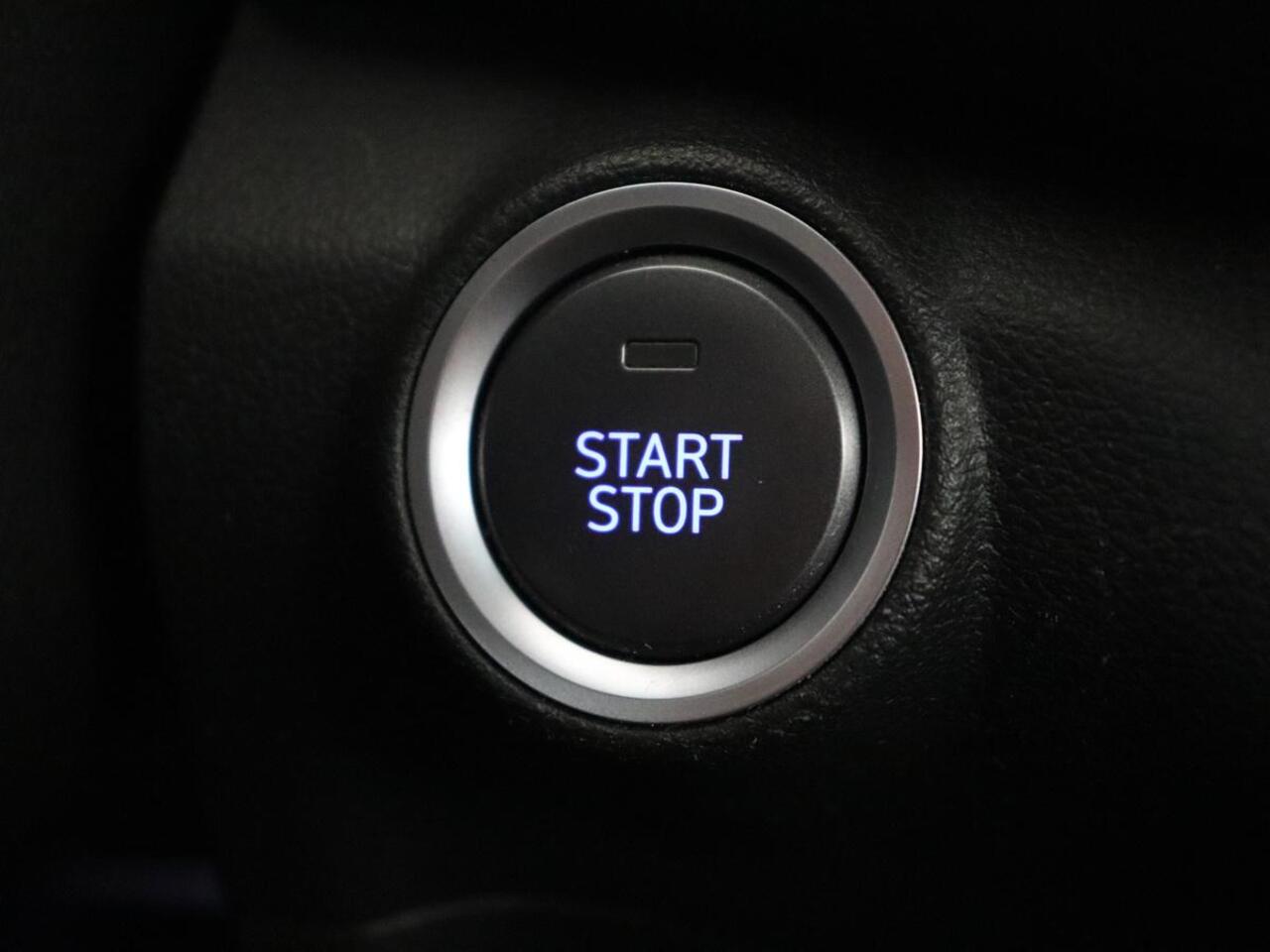 Hyundai Kona EV Business 64 kWh | 3-Fase | Stoelverwarming | Climate control | Adaptive cruise control | Camera | HUD