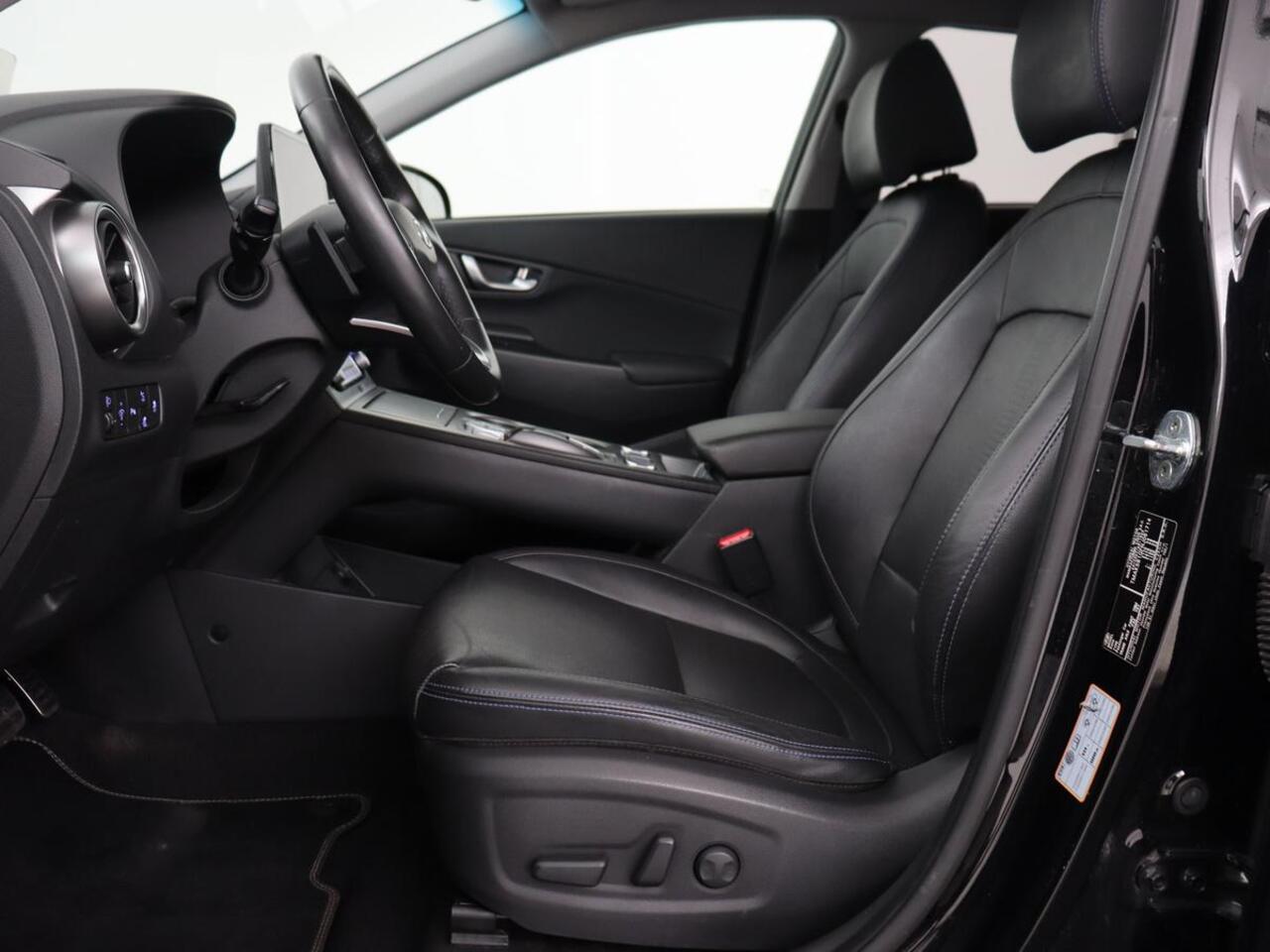 Hyundai Kona EV Business 64 kWh | 3-Fase | Stoelverwarming | Climate control | Adaptive cruise control | Camera | HUD