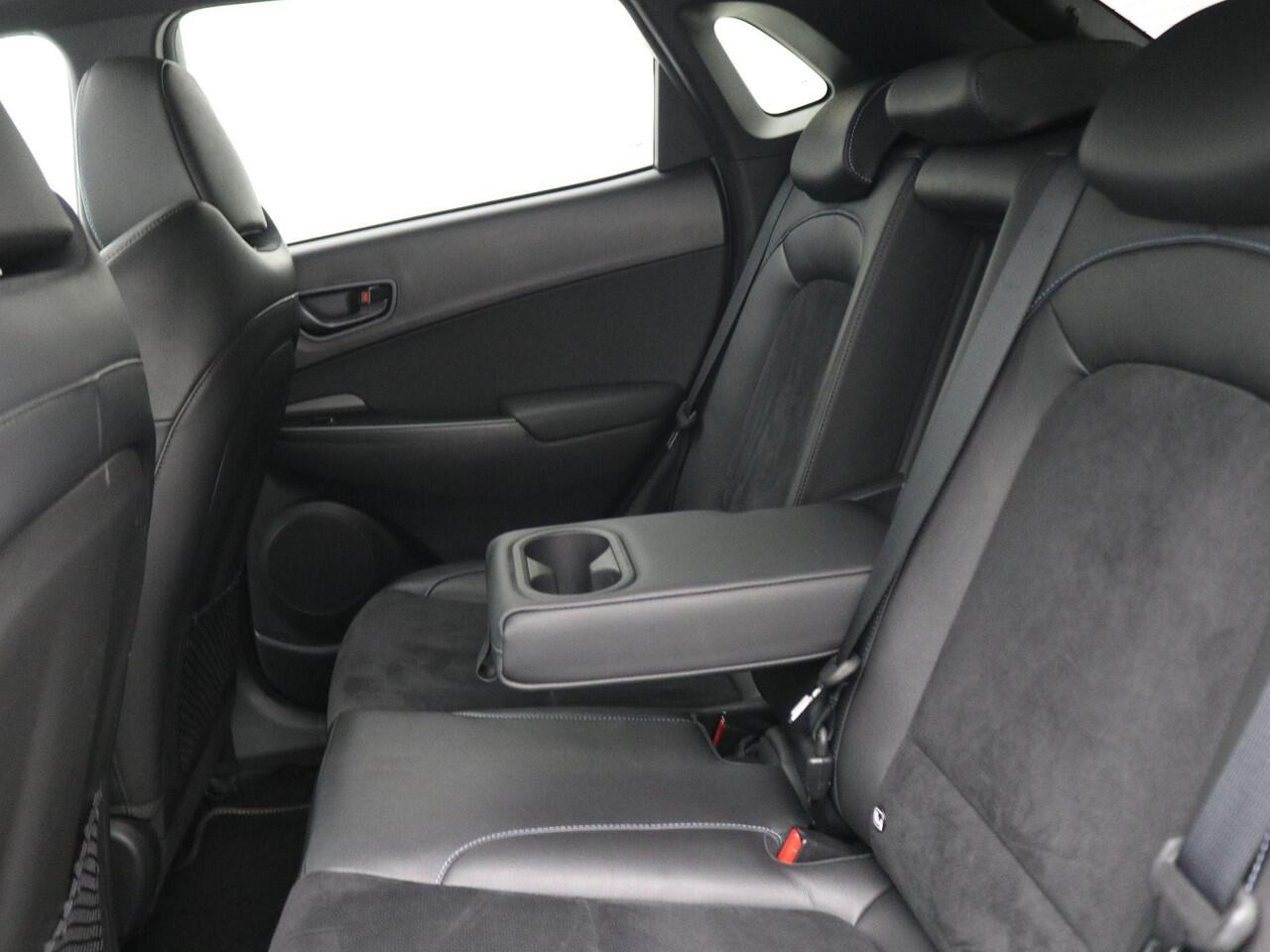 Hyundai Kona 2.0 T-GDI N Performance 280pk DCT8 / Cyber Grey / Fabrieksgarantie tot 04/2027 / Trekhaak / Schuifdak / Dealer Onderhouden / Limited Slip Diff / Adaptieve Cruise / Adaptieve Onderstel / Stoel & Stuurwielverwarming / Elektr. Stoelen / Stoelventilatie / Nav