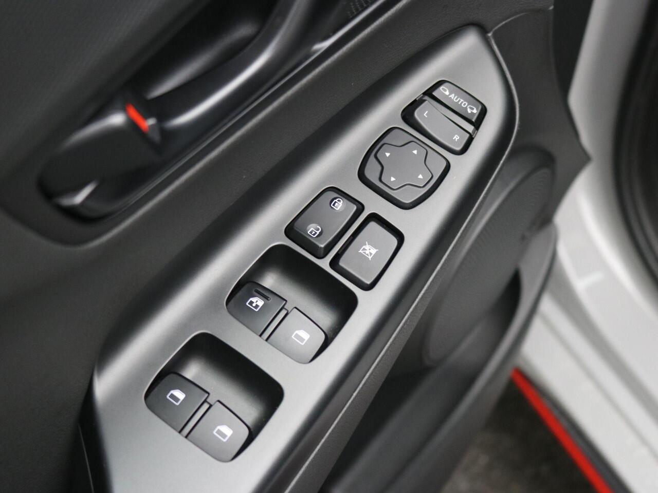 Hyundai Kona 2.0 T-GDI N Performance 280pk DCT8 / Cyber Grey / Fabrieksgarantie tot 04/2027 / Trekhaak / Schuifdak / Dealer Onderhouden / Limited Slip Diff / Adaptieve Cruise / Adaptieve Onderstel / Stoel & Stuurwielverwarming / Elektr. Stoelen / Stoelventilatie / Nav