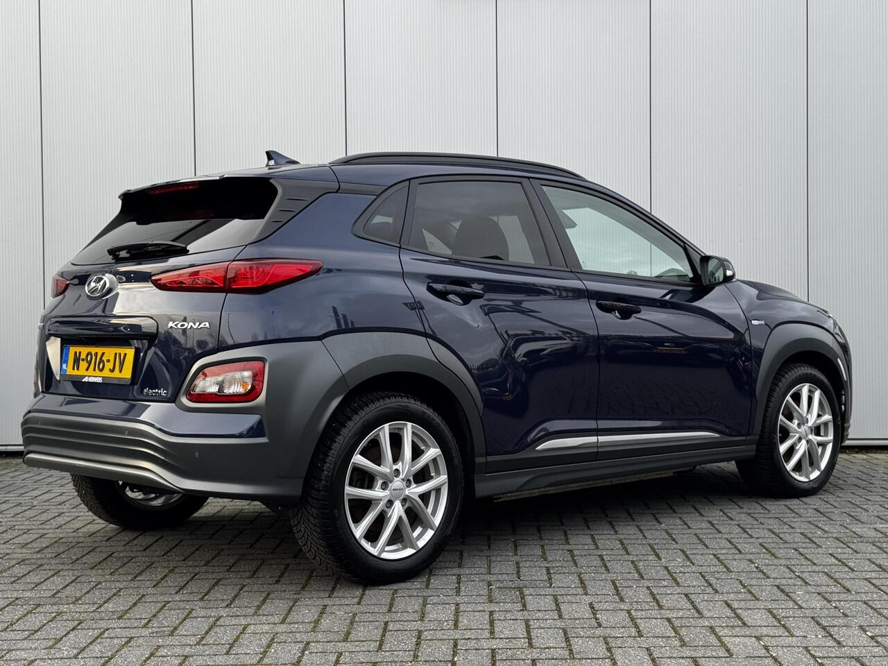 Hyundai Kona EV Fashion 64 kWh / SOH 100% / NL Auto / Winter-Zomerset / Head up Display / Dodehoek detectie /