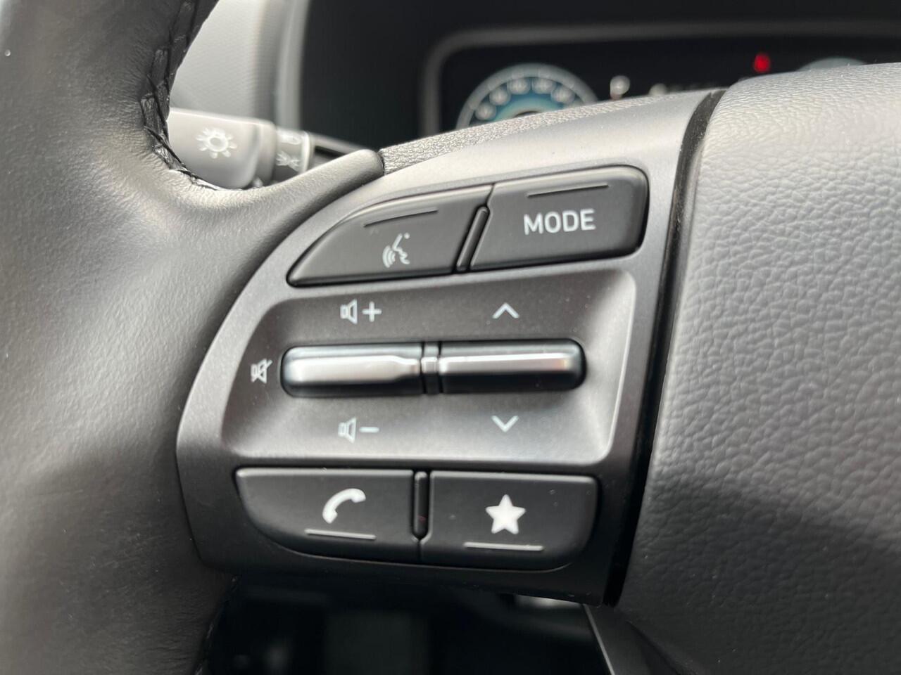 Hyundai Kona Fashion 1.6 GDI HEV 140pk | PREMIUM LEDEREN INTERIEUR | CLIMA | APPLE CARPLAY / ANDROID AUTO | ELEK. VERSTELBARE STOELEN | DODEHOEKBEW. |