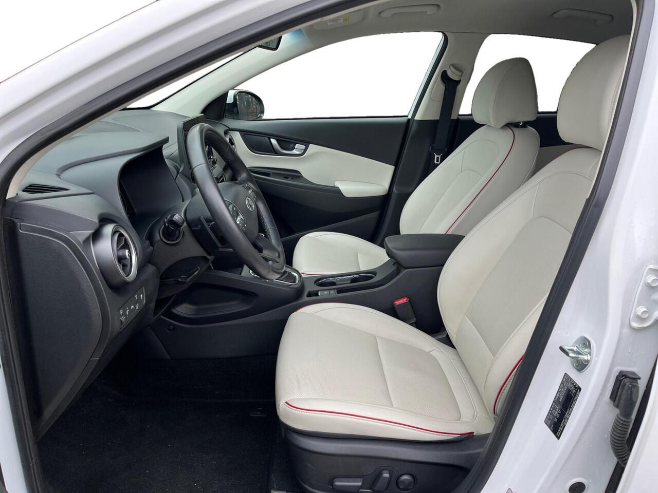 Hyundai Kona Fashion 1.6 GDI HEV 140pk | PREMIUM LEDEREN INTERIEUR | CLIMA | APPLE CARPLAY / ANDROID AUTO | ELEK. VERSTELBARE STOELEN | DODEHOEKBEW. |