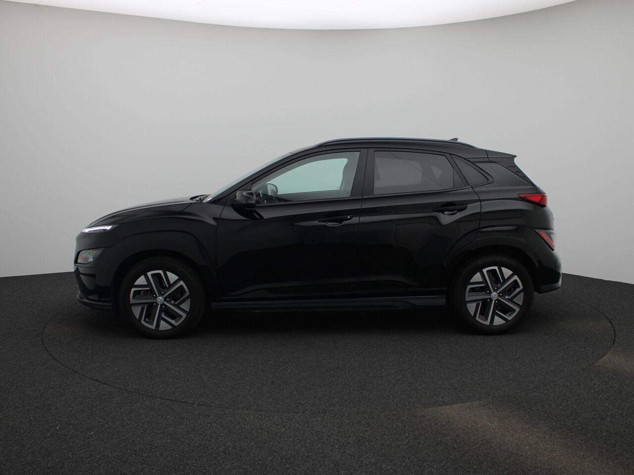 Hyundai Kona EV Fashion 39 kWh Navigatie | Climate Control | Cruise Control | Parkeersensoren Achter | Camera Achter