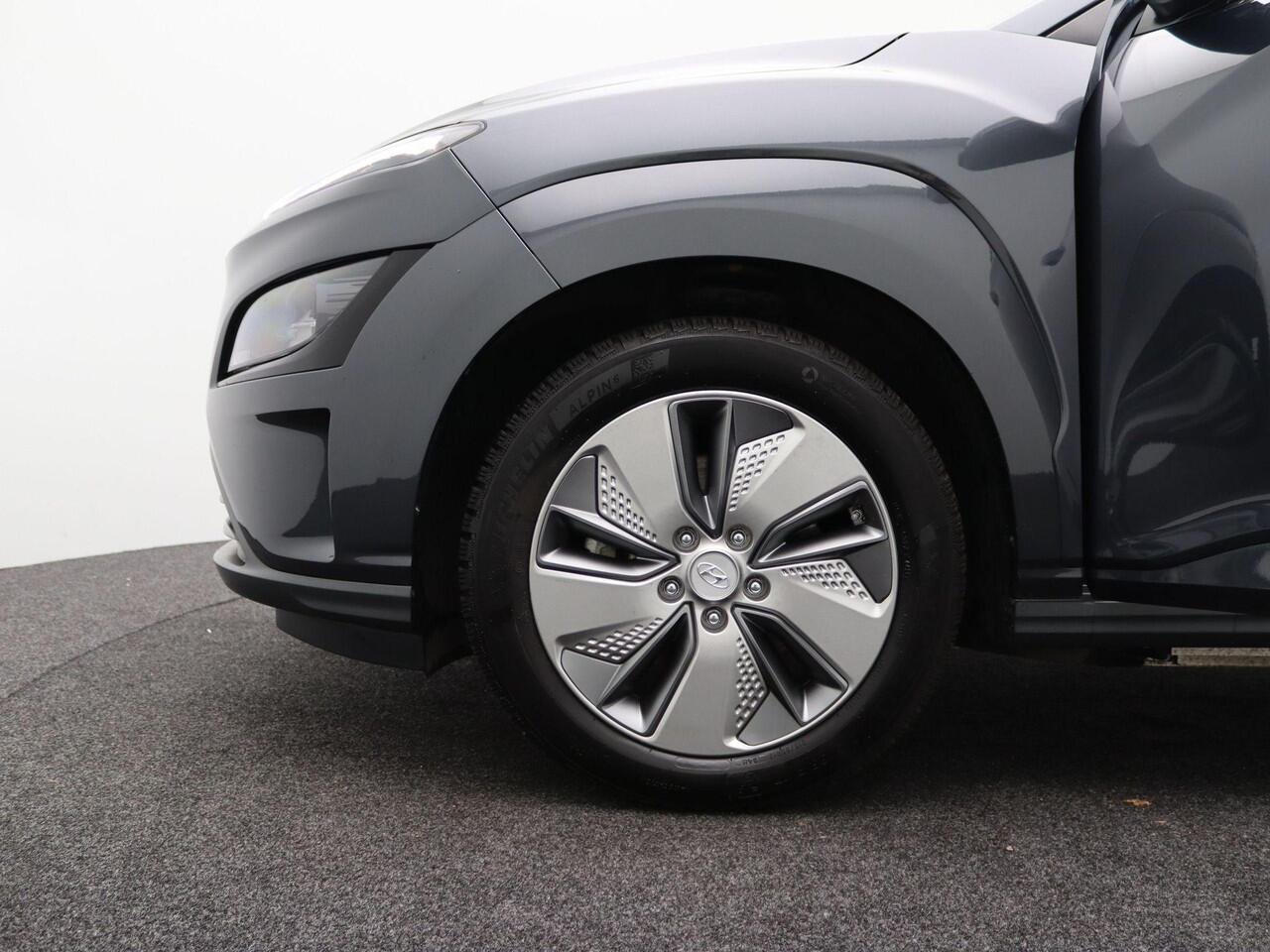 Hyundai Kona EV Fashion 39 kWh Navigatie | Climate Control | Cruise Control | Lane Assist