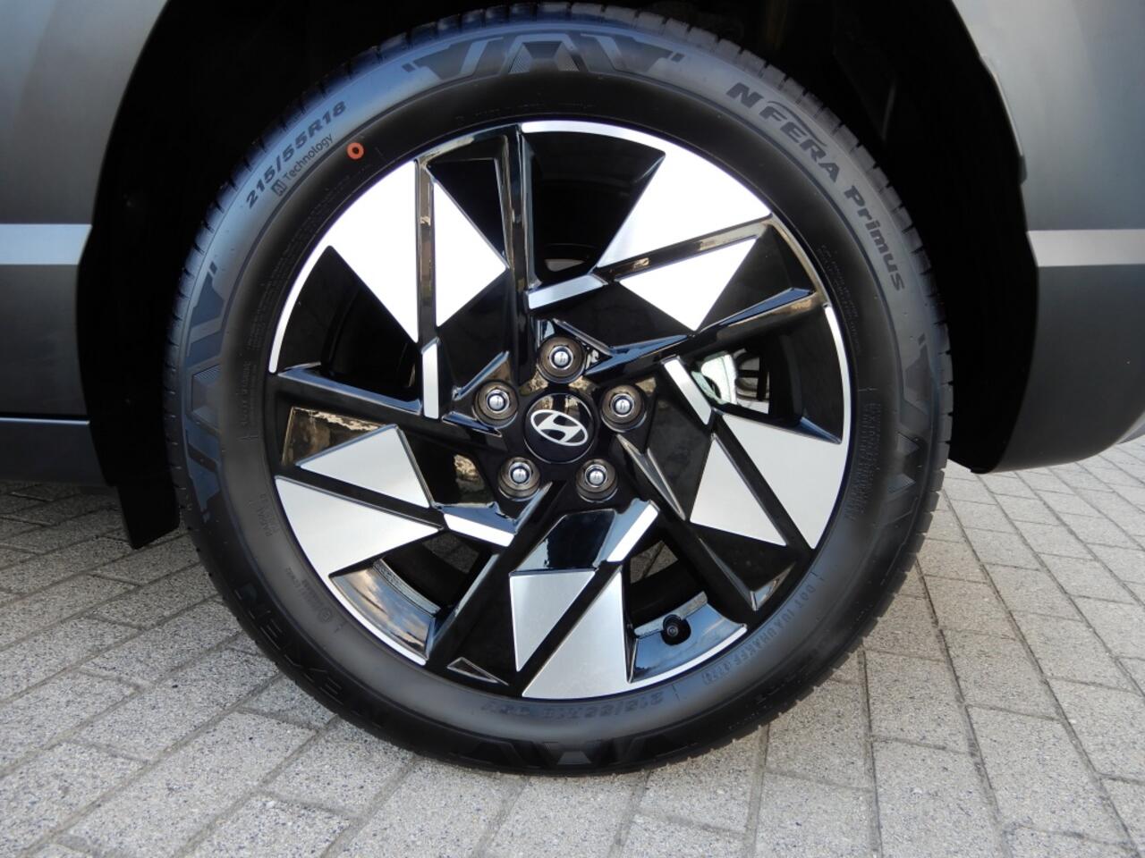 Hyundai Kona 1.6 GDI HEV Comfort Smart | Navigatie | Elek. kofferbak | Cruise