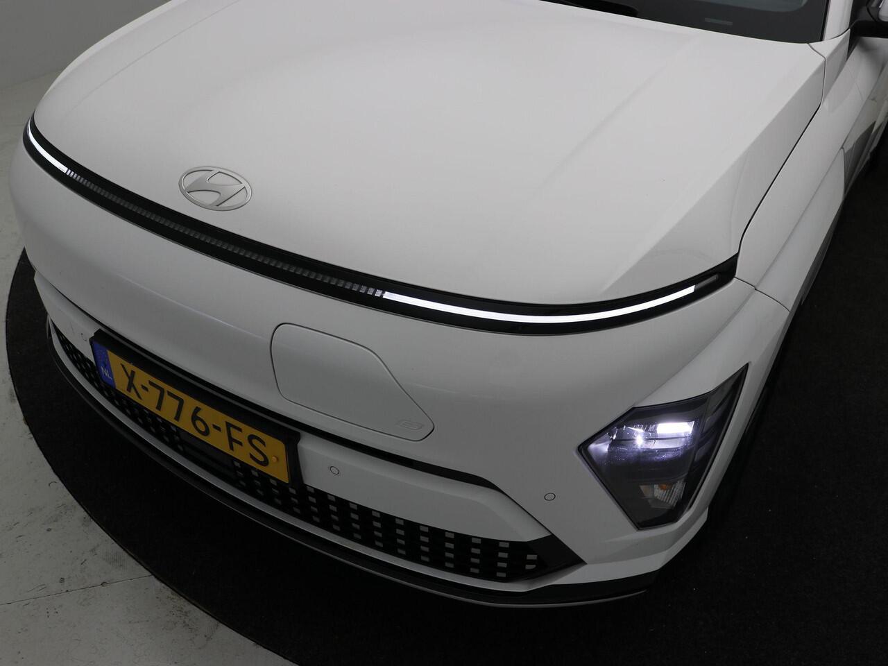 Hyundai Kona Comfort 65.4 kWh + Warmtepomp / batterijverwarming / 3-fase Laden / Navigatie / Keyless Entry & Start en Go / Adaptieve Cruise Control /