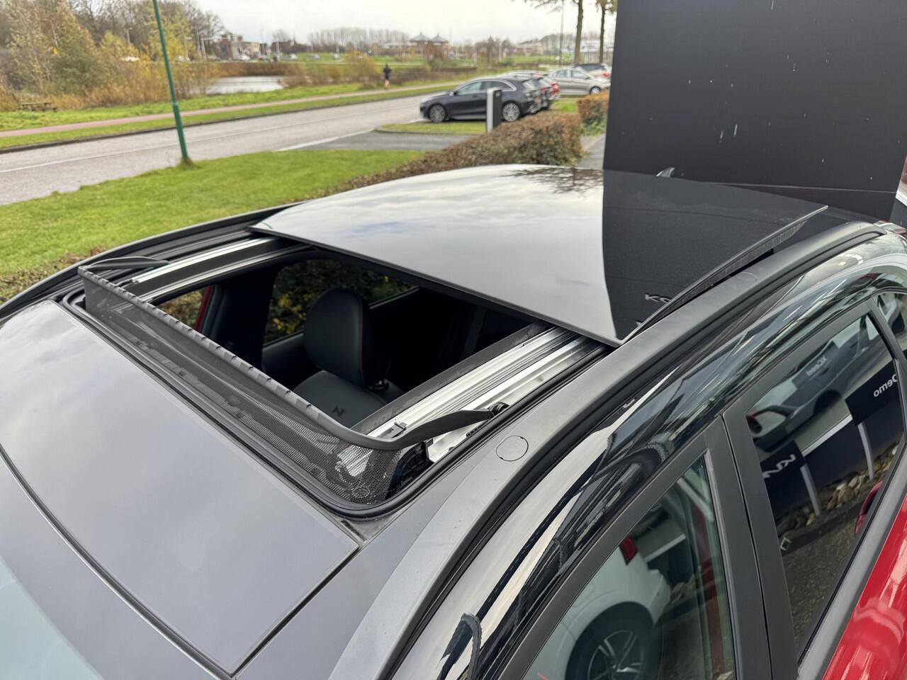 Hyundai Kona 1.6 GDI HEV N Line Sky Eerste Eigenaar, 18 Inch, Schuif/Kanteldak, Stoelverwarming, Apple Carplay/Android Auto, Enz...