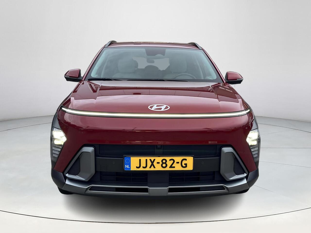 Hyundai Kona 1.6 GDI HEV Premium | 3 jaar garantie | Rijklaarprijs dus geen extra afleverkosten! | Automaat | Leder bekleding |