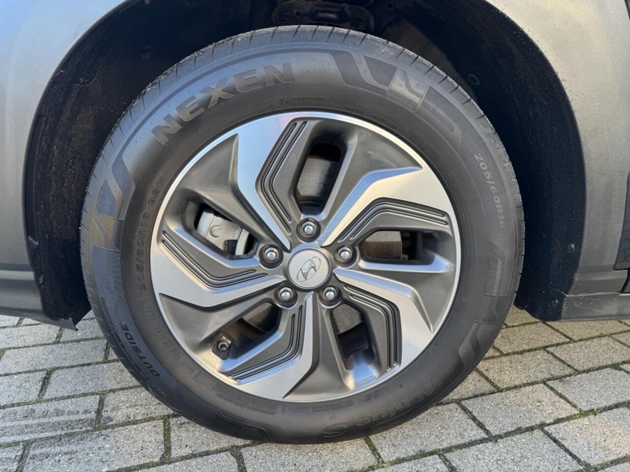 Hyundai Kona 1.6 GDI HEV Comfort Smart | Navigatie | Adap.cruise control | Ac
