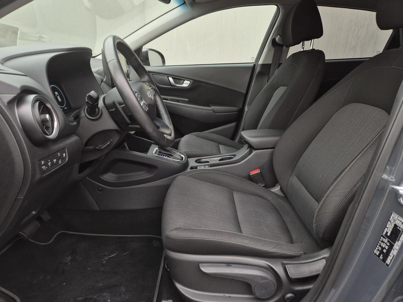 Hyundai Kona 1.6 GDI HEV Fashion Automaat / Fabrieksgarantie tot 02-2028 / Dealer onderhouden / Head Up Display / Keyless Entry/Start / cruise control / Achteruitrijcamera / Draadloze telefoon lader / Krell Audio Systeem /