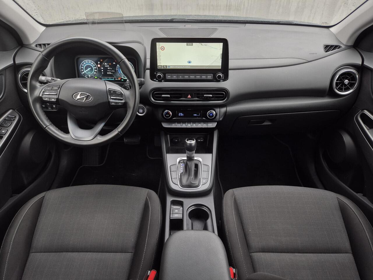 Hyundai Kona 1.6 GDI HEV Fashion Automaat / Fabrieksgarantie tot 02-2028 / Dealer onderhouden / Head Up Display / Keyless Entry/Start / cruise control / Achteruitrijcamera / Draadloze telefoon lader / Krell Audio Systeem /