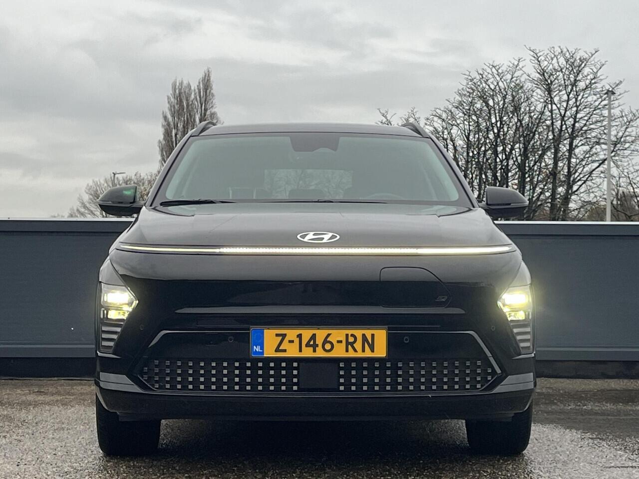 Hyundai Kona Electric Comfort Smart 65.4 kWh | Trekhaak | 19'' 2-tone lichtmetalen velgen | Allseason banden |