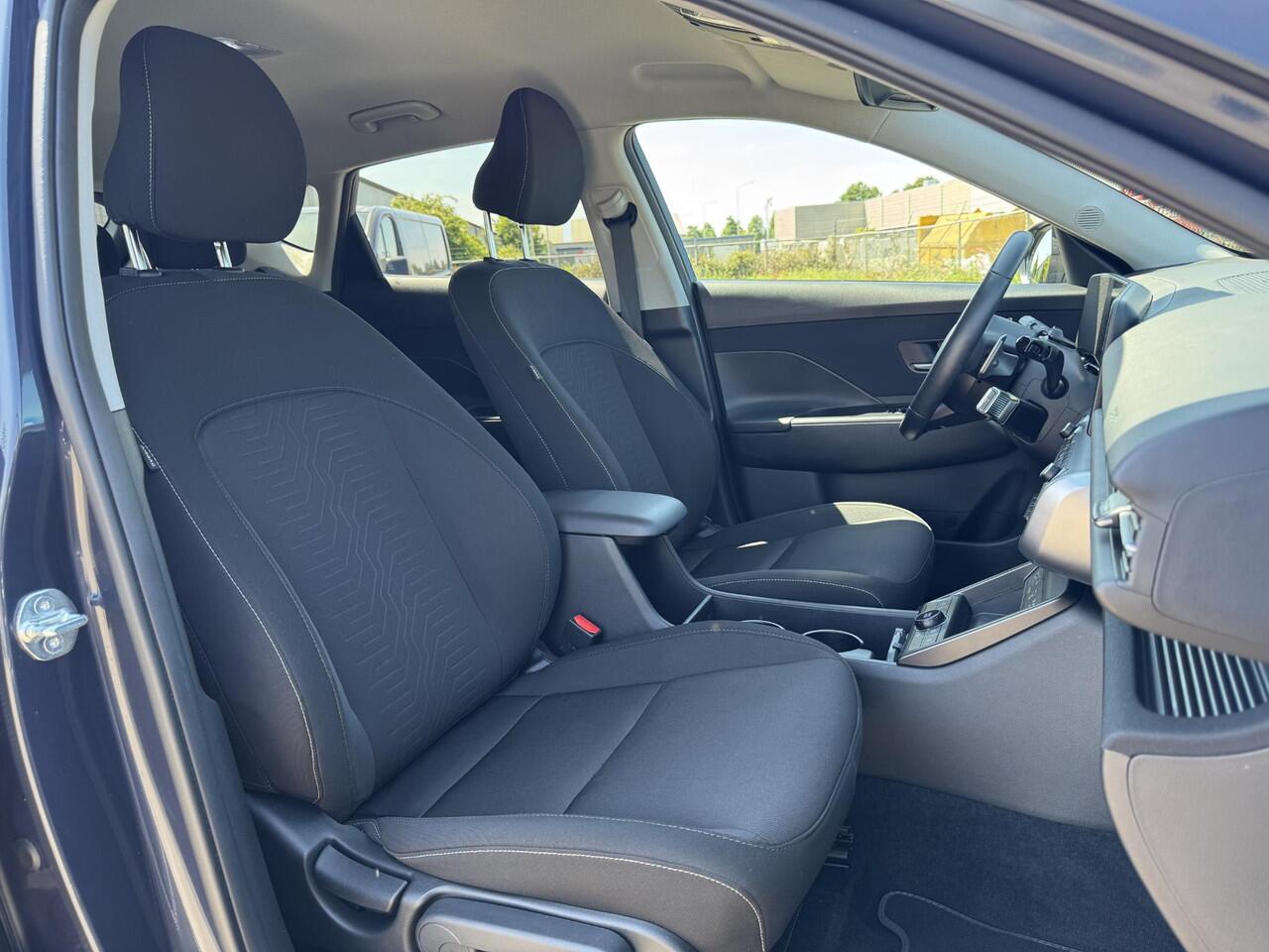 Hyundai Kona 1.6 GDI HEV Comfort Smart | Elek. Achterklep | Stuur- + Stoelverwarming | Full-LED | Adapt. Cruise Control | Keyless Entry | Rijklaarprijs!