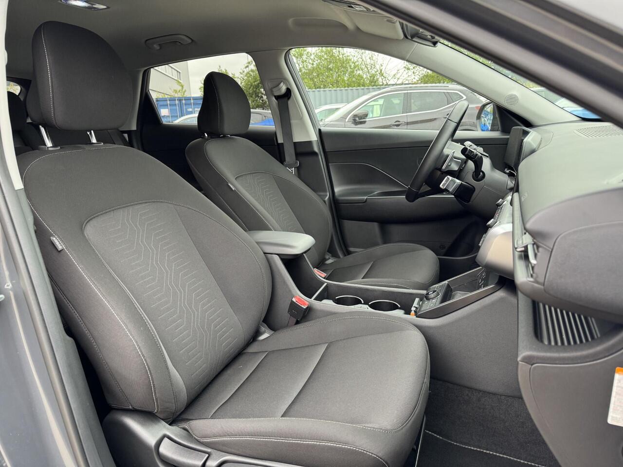 Hyundai Kona 1.6 GDI HEV Comfort Smart | Elek. Achterklep | Stuur- + Stoelverwarming | Full-LED | Adapt. Cruise Control | Keyless Entry | Rijklaarprijs!