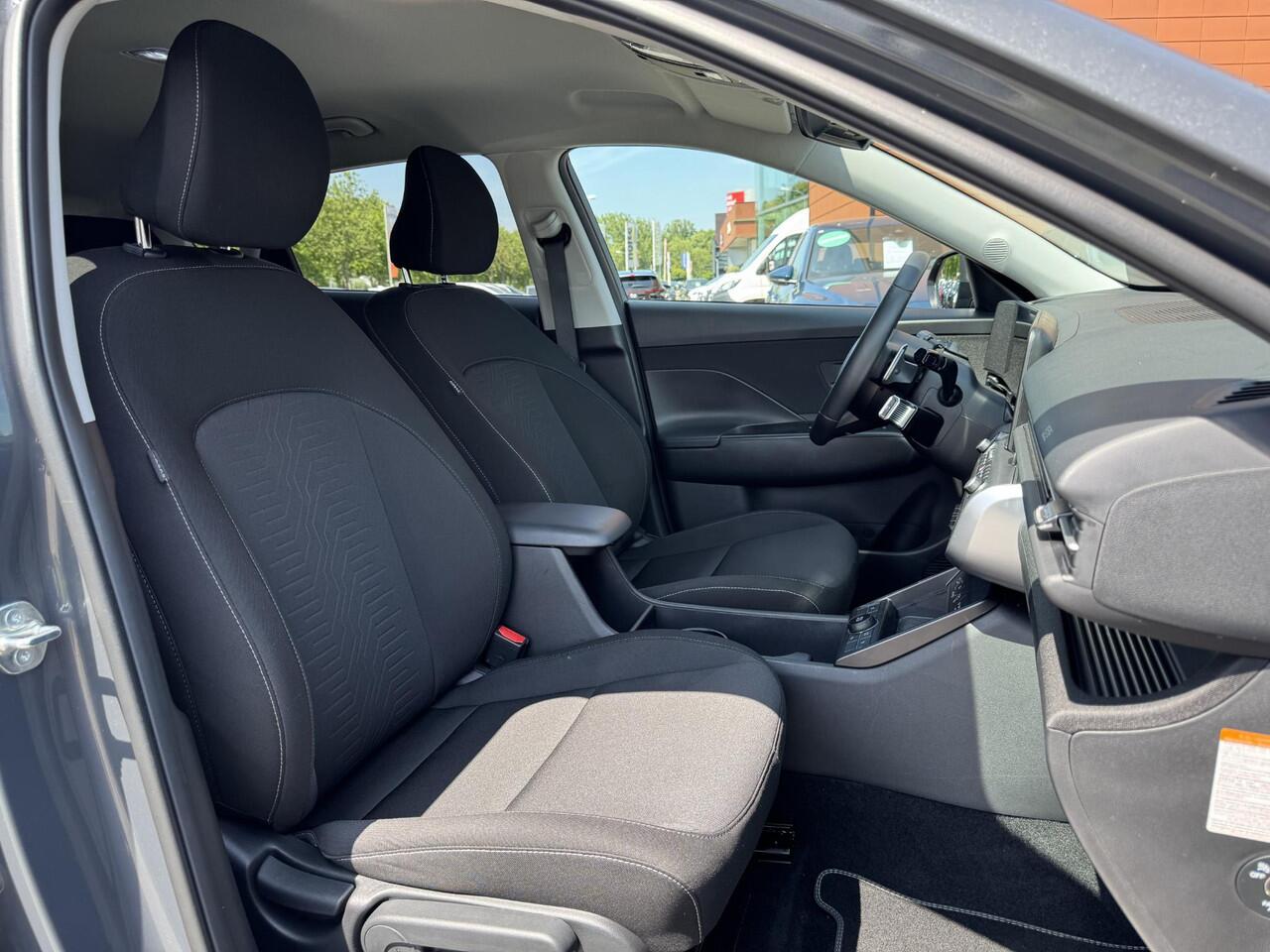 Hyundai Kona 1.6 GDI HEV Comfort Smart | Elek. Achterklep | Stuur- + Stoelverwarming | Full-LED | Adapt. Cruise Control | Keyless Entry | Rijklaarprijs!