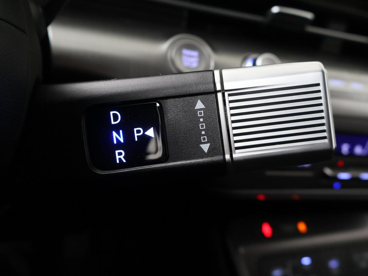 Hyundai Kona 1.6 GDI HEV Comfort Smart | 141 PK | Automaat | Multifunctioneel stuurwiel | Stoelverwarming | Achteruitrij camera |