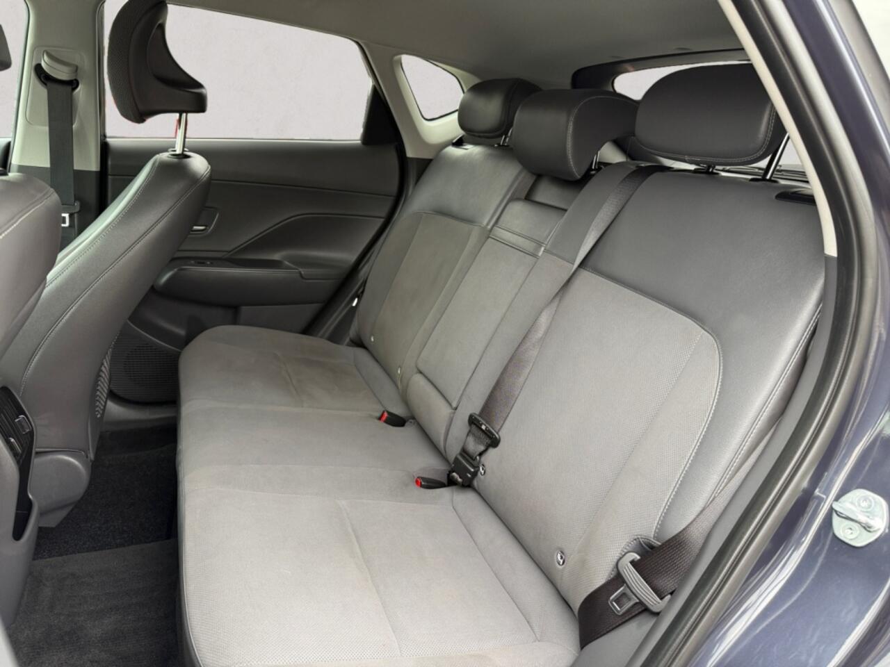 Hyundai Kona 1.6 GDI HEV Premium | trekhaak | dealeronderhouden