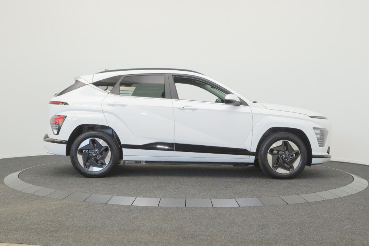 Hyundai Kona Comf. Smart 65.4 kWh | Navigatie | Parkeersensoren |