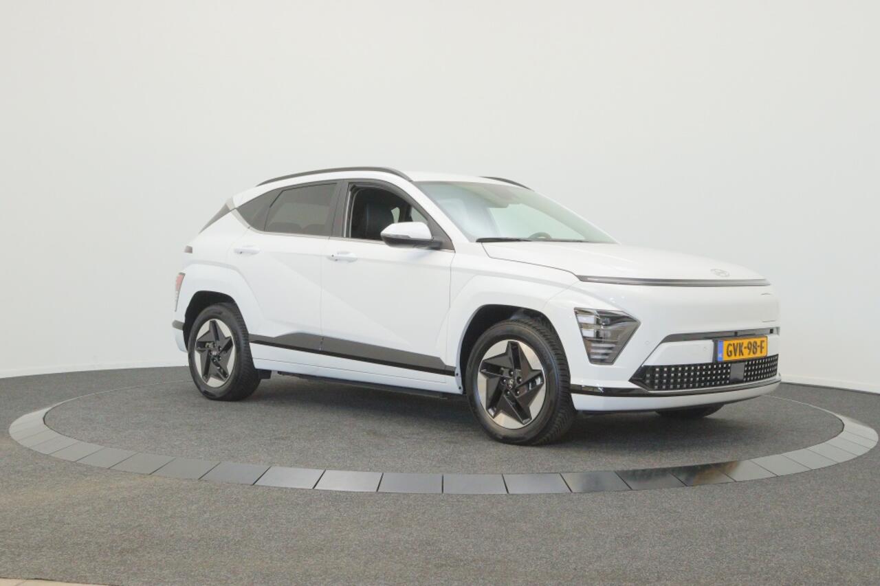 Hyundai Kona Comf. Smart 65.4 kWh | Navigatie | Parkeersensoren |