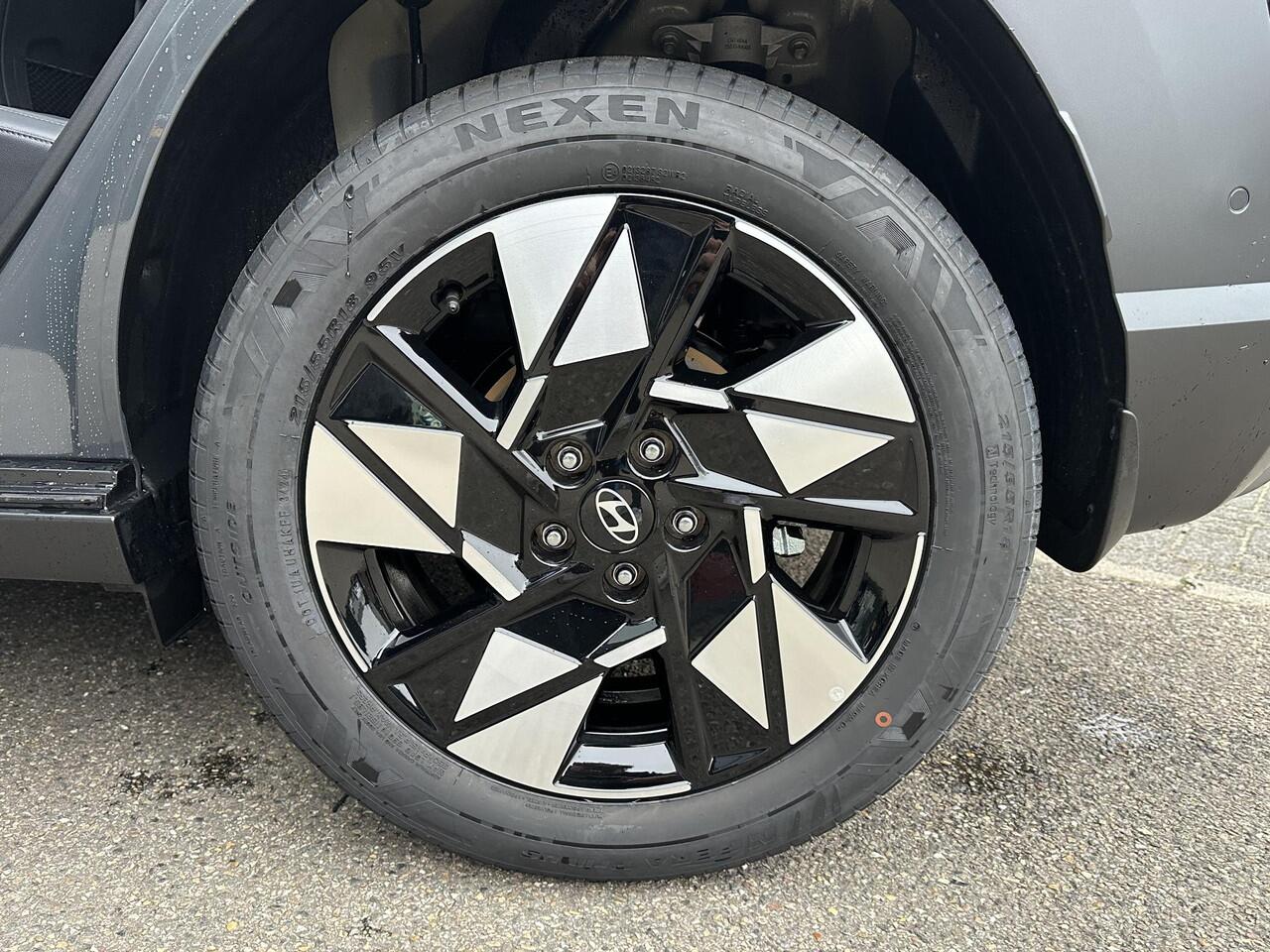 Hyundai Kona 1.6 GDI HEV Premium Sky VAN: 44.300,- VOOR: 35.877,- UW EINDEJAARSVOORDEEL: 8.413,- euro FULL HYBRID | NIEUWE AUTO MET REGISTRATIE | VOLLE AUTO! | FABR GARANTIE T/M 12-2029