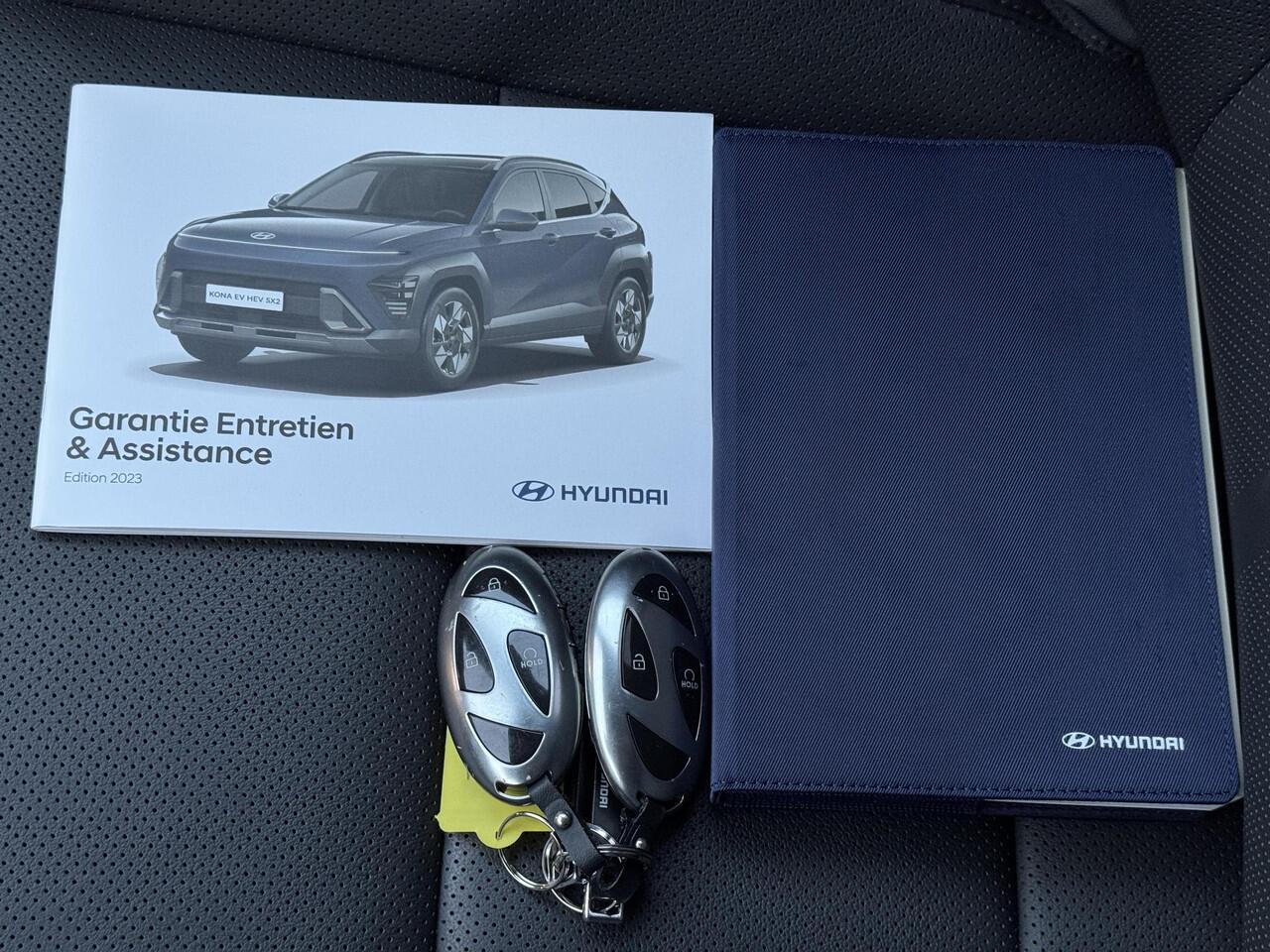 Hyundai Kona 1.6 GDI HEV Premium Automaat / Fabrieksgarantie tot 03-2029 / BOSE / All Season / Stuur & Stoelverwarming / 360 Camera / Elektrisch verstelbare voorstoelen / Stoelventilatie voor / Apple Carplay & Android Auto /