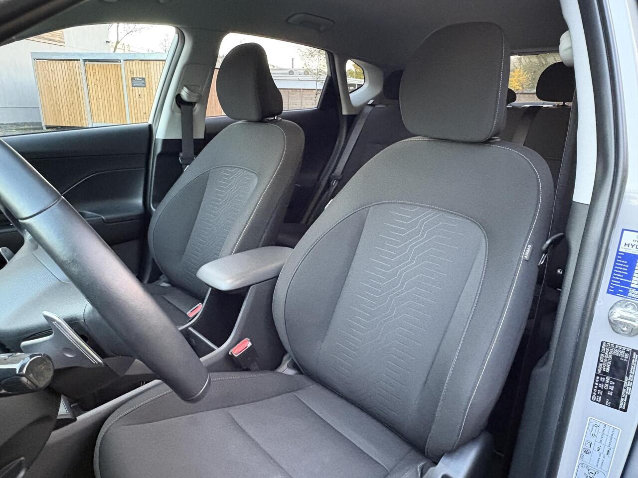 Hyundai Kona 1.6 GDI HEV 140pk Comfort | APPLE CARPLAY / ANDROID AUTO | CAMERA | PARKEERSENSOREN VOOR EN ACHTER | LM-VELGEN 18'' | NAVI | KEYLESS ENTRY |