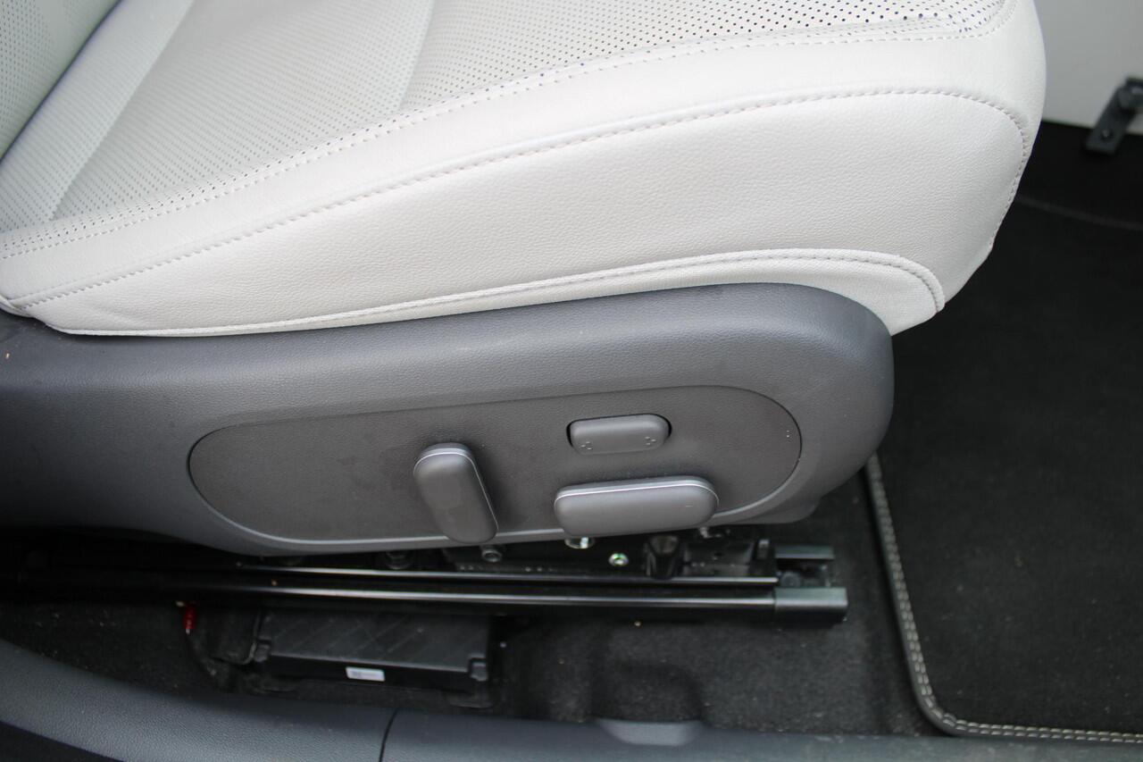 Hyundai Kona Electric Premium Sky 65.4 kWh Automaat Leer Airco 360 Camera Carplay Demo Nieuwstaat