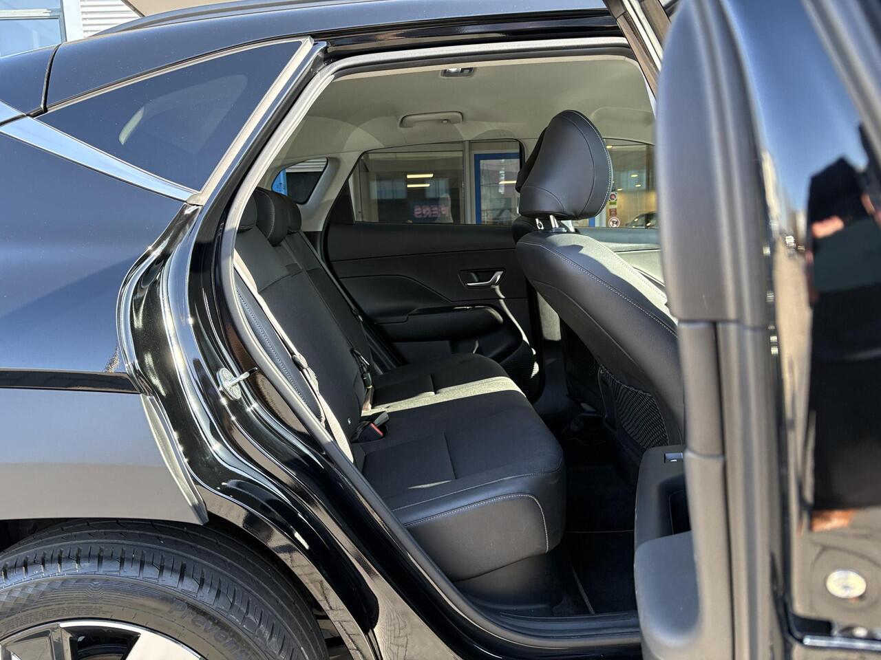Hyundai Kona 1.6 GDI HEV Comfort | Stoelverwarming | Privacy glass | Camera | Adaptive cruise control | Carplay