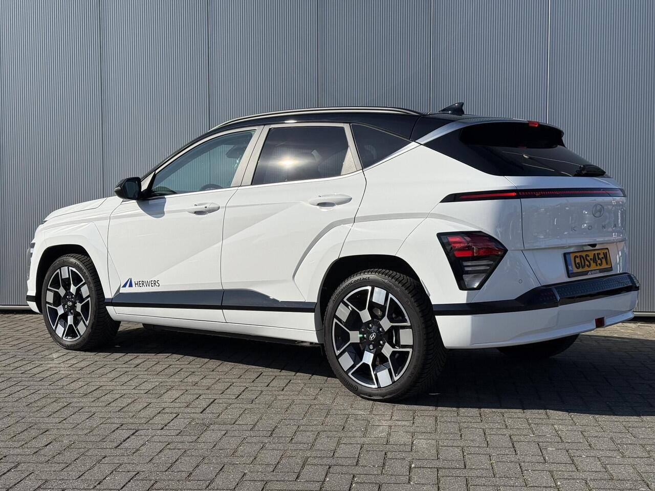 Hyundai Kona Electric Comfort Smart 65.4 kWh TT / 514 KM WLTP / Dodehoekdetectie / Stoel & Stuurverwarming / Elek. Achterklep / All Seasonbanden / 19 Inch /