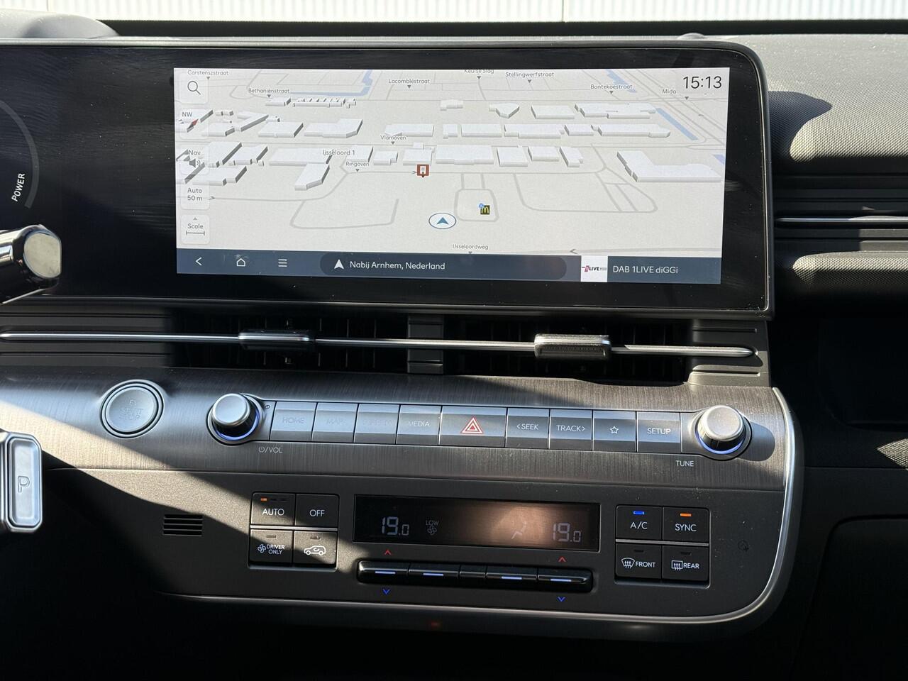 Hyundai Kona Electric Comfort Smart 65.4 kWh TT / 514 KM WLTP / Dodehoekdetectie / Stoel & Stuurverwarming / Elek. Achterklep / All Seasonbanden / 19 Inch /