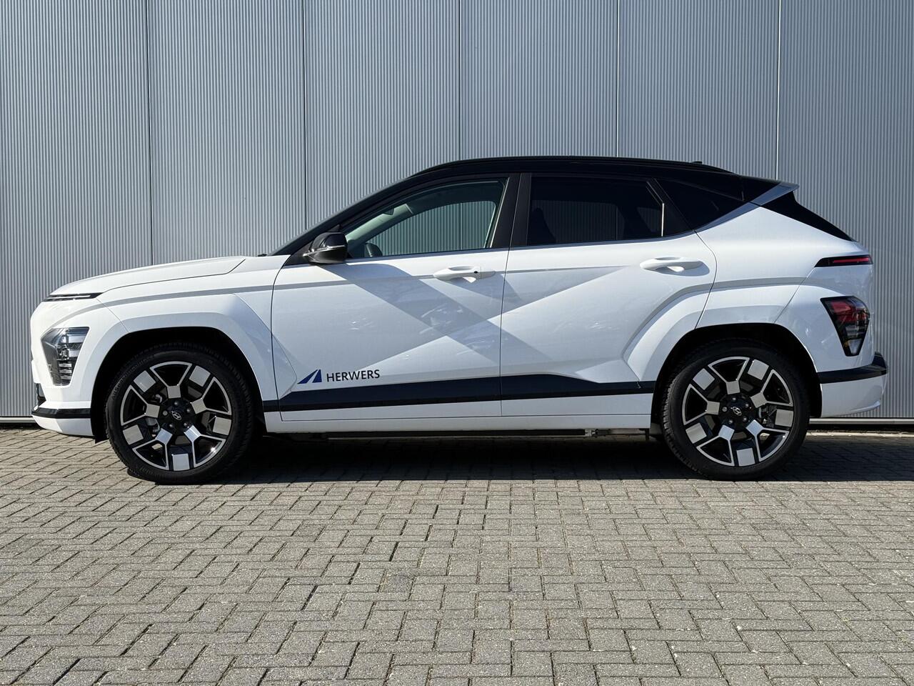 Hyundai Kona Electric Comfort Smart 65.4 kWh TT / 514 KM WLTP / Dodehoekdetectie / Stoel & Stuurverwarming / Elek. Achterklep / All Seasonbanden / 19 Inch /